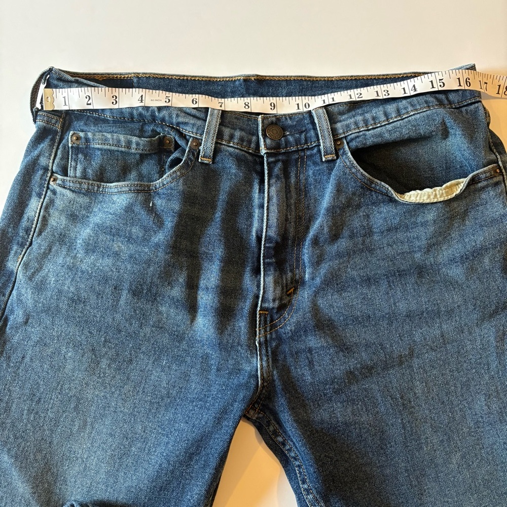 Levi's 505, Straight leg Blue Jeans Men’s Size 34x32 fit a little smaller. - Picture 8 of 15